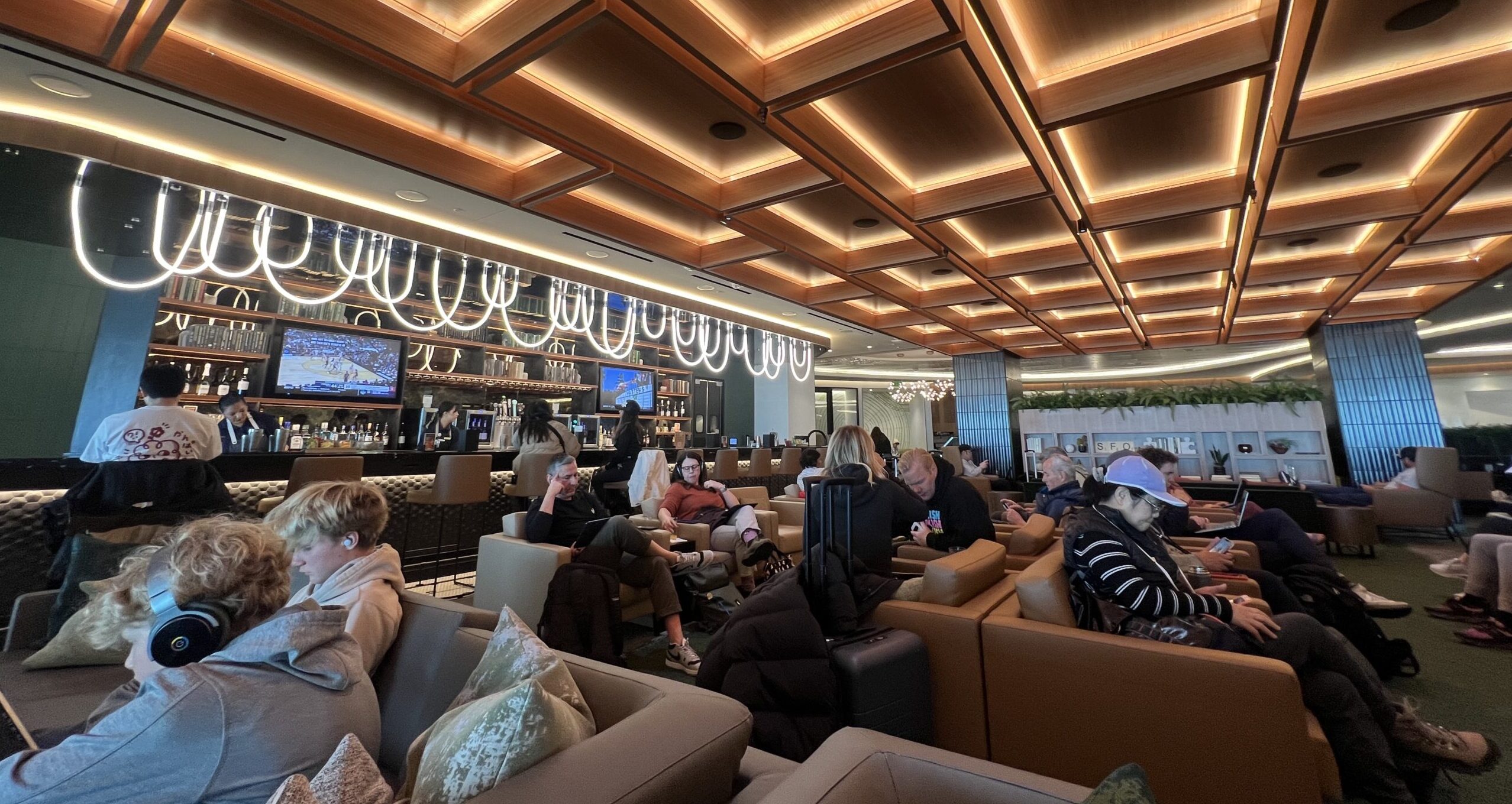 THE CLUB SFO LOBBY