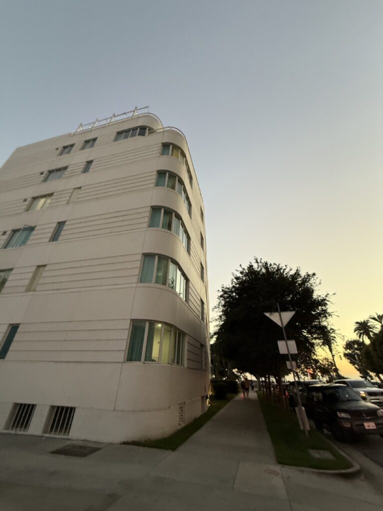 The Eden Hotel Santa Monica Los angeles california pet friendly dog friendly