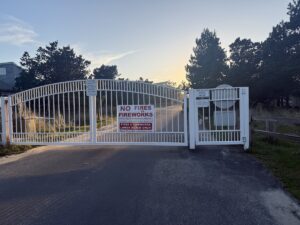 gate pacifc city oregon coast shipping container beach rental dog friendly